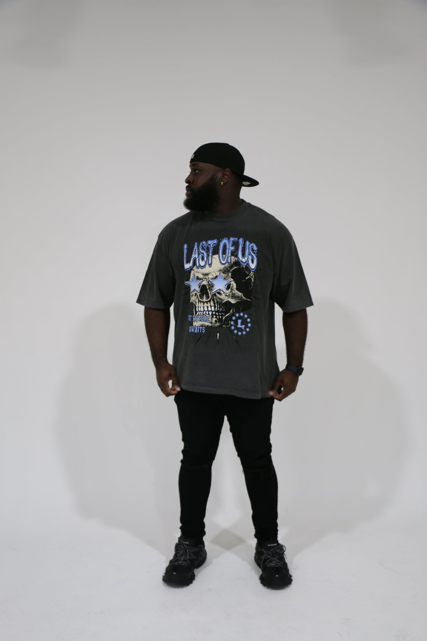 "THE FUTURE AWAITS" (BLACK)